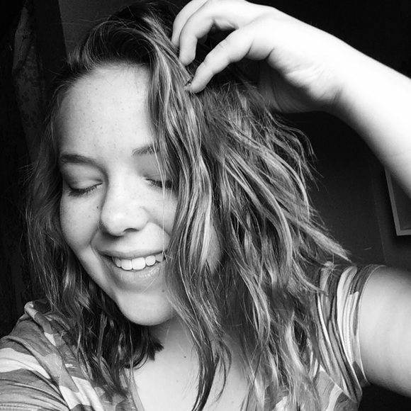 Profile Picture of Kylie Paczkowski (@kylie_paz) on Poshmark