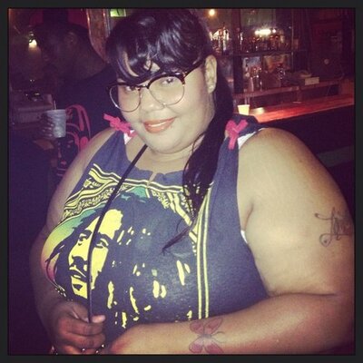 Profile Picture of Renee_LeeAnn (@1KIMdatsall) on Twitter