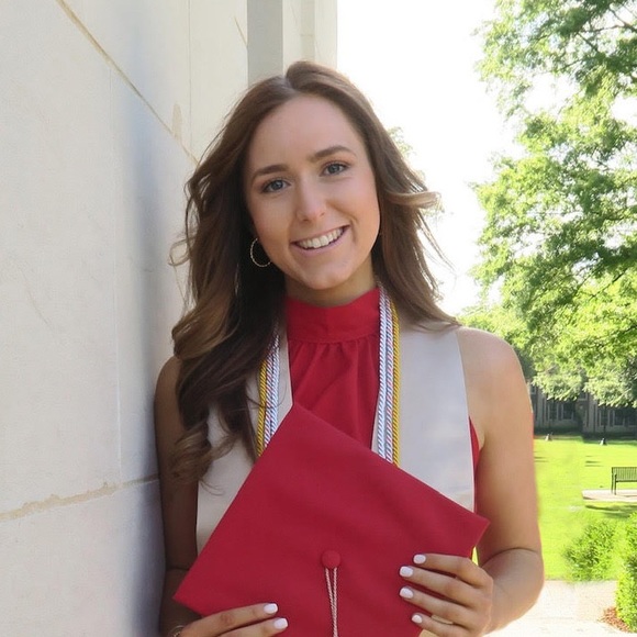 Profile Picture of Ashley Feighery (@ashley_feighery) on Poshmark