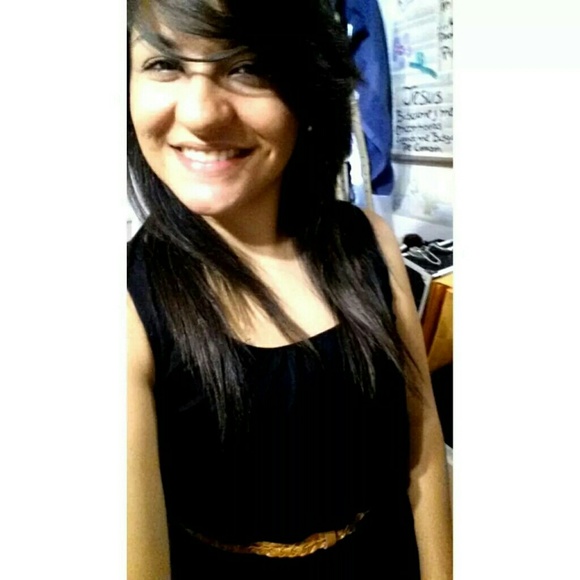 Profile Picture of Delinet Zabaleta (@delinet) on Poshmark