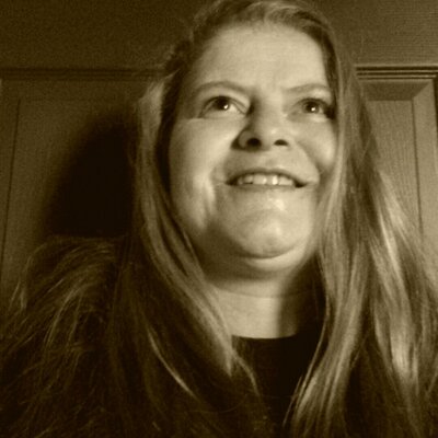 Profile Picture of Dawn Tharp (@sparkeymarie) on Twitter