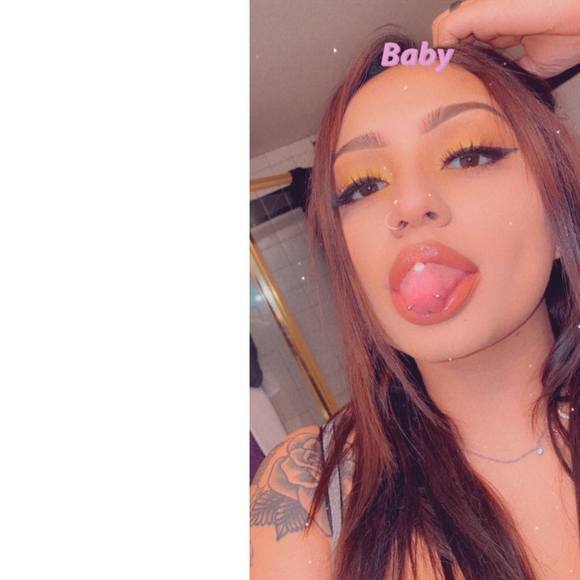 Profile Picture of Tatiana Yehle (@tatianaalischa) on Poshmark