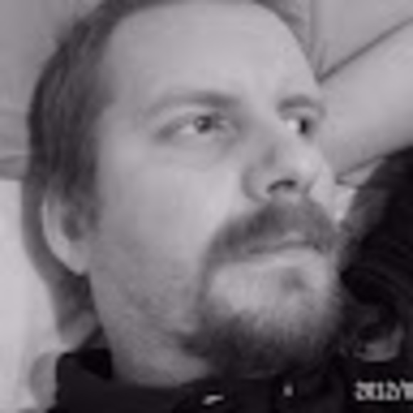 Profile Picture of Sdp Pomphret (@saulpomphret) on Poshmark