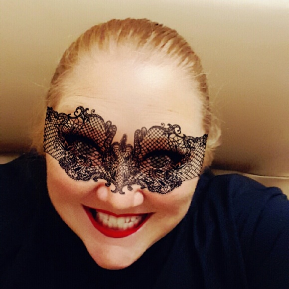 Profile Picture of Pam Hofstadter (@pam1976) on Poshmark
