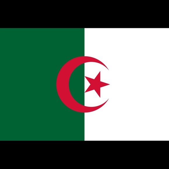 Profile Picture of Amira Djellal (@mira158) on Poshmark