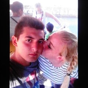 Profile Picture of Ally Buschinski (@AllyUndMo) on Twitter