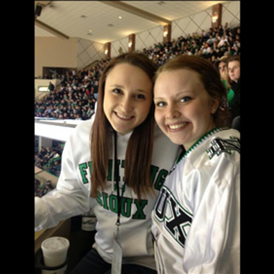 Profile Picture of Bee Meyer (@bee_meyer) on Twitter