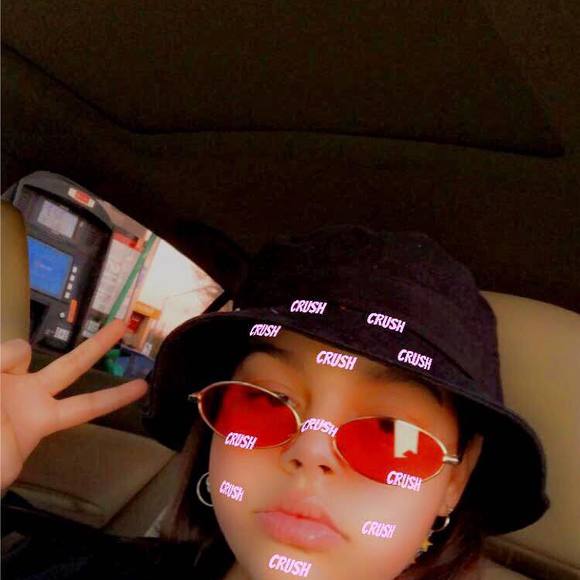 Profile Picture of Rienzi Nash (@sunkissed_rie) on Poshmark