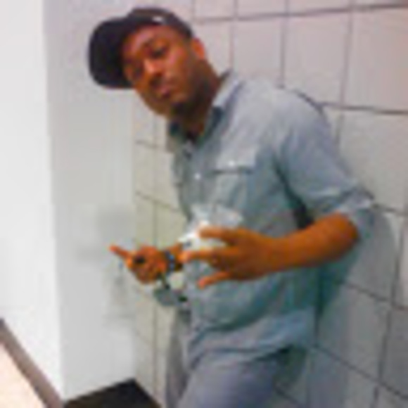 Profile Picture of Michael Branch (@branchma) on Poshmark