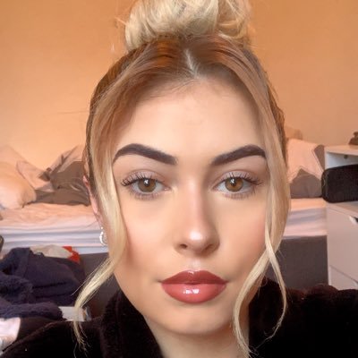 Profile Picture of J A N E T (@___Jann) on Twitter