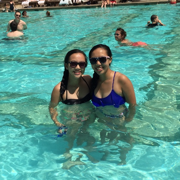 Profile Picture of Bianca Chan (@bianca_2) on Poshmark