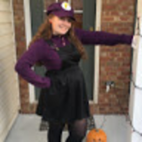 Profile Picture of Zoe Crissinger (@zoe_crissinger) on Poshmark