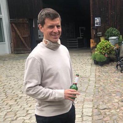 Profile Picture of Mnl Nmnn (@1DaveSchwimmer) on Twitter