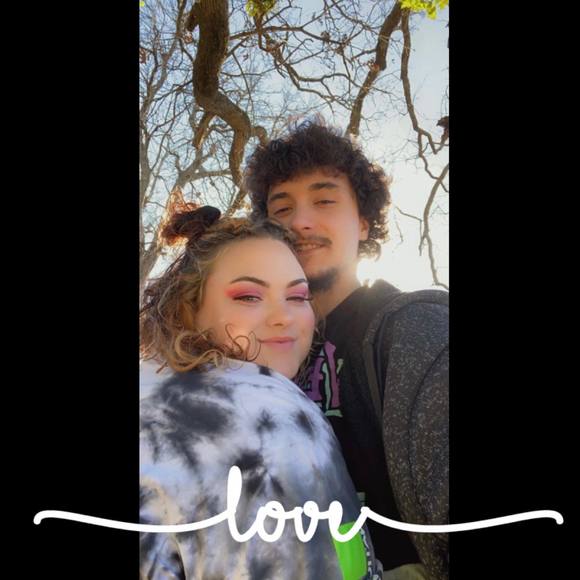 Profile Picture of Tori Parker (@toriparker151) on Poshmark