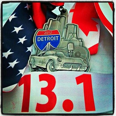 Profile Picture of Mindy Robertson (@SunMoonBrothers) on Twitter