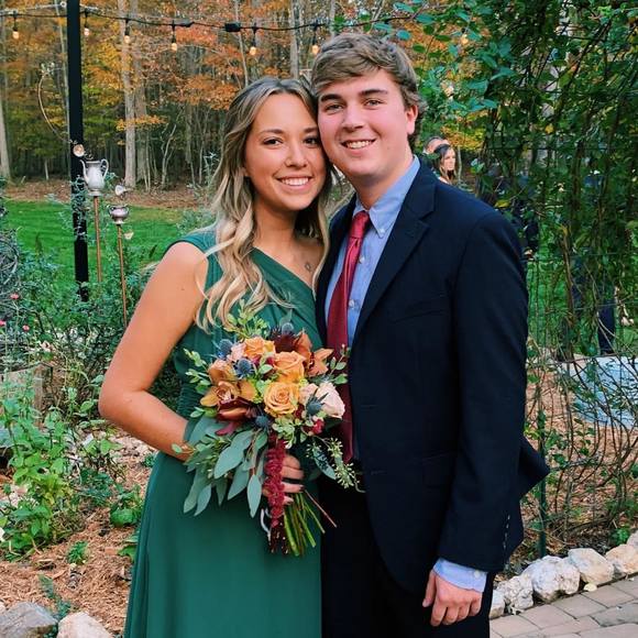 Profile Picture of Bailey Hicks (@baileyrosehicks) on Poshmark