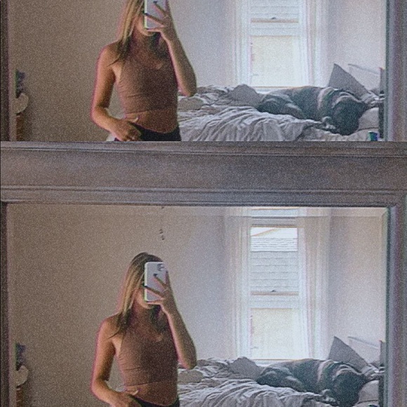 Profile Picture of Hayle Smith (@hayle_smith) on Poshmark