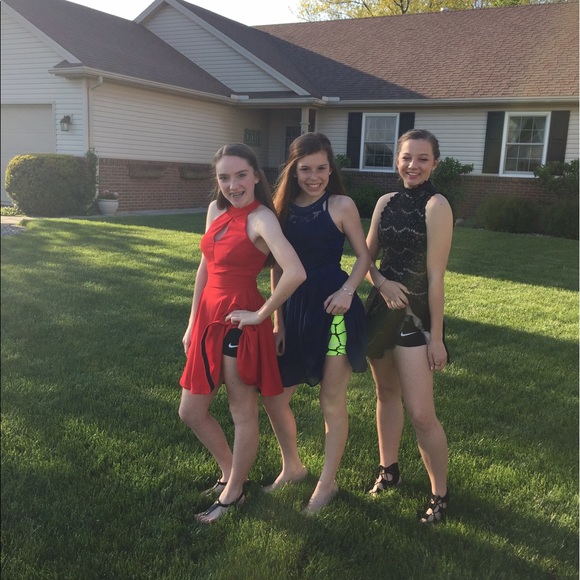 Profile Picture of Haley Mcclain (@haleymcclain02) on Poshmark