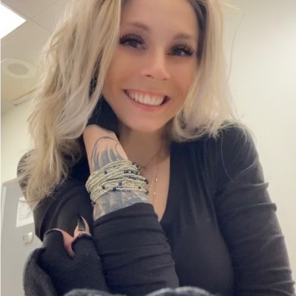 Profile Picture of Danielle Semento-brookes (@daniellesemento) on Poshmark