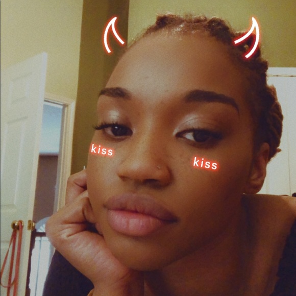 Profile Picture of Dominique Allen (@niiqueeallen) on Poshmark