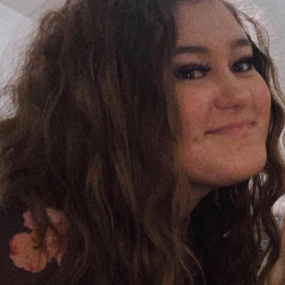 Profile Picture of Kimbree Teichroeb (@kimzler) on Poshmark