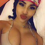 Profile Picture of Nicole (@nikkibarzz) on Instagram