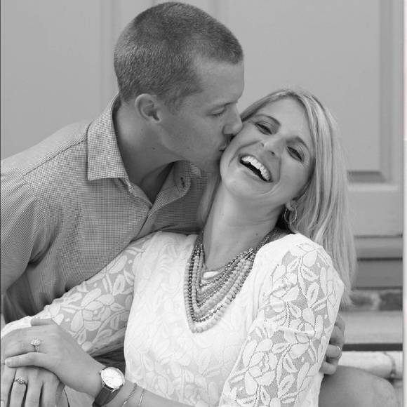 Profile Picture of Kelly Lindemuth (@kelhalve) on Poshmark