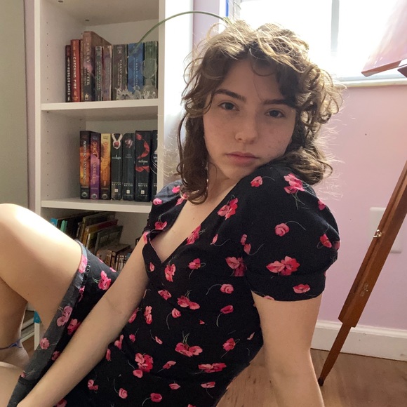 Profile Picture of Alix Portes (@aportes135) on Poshmark