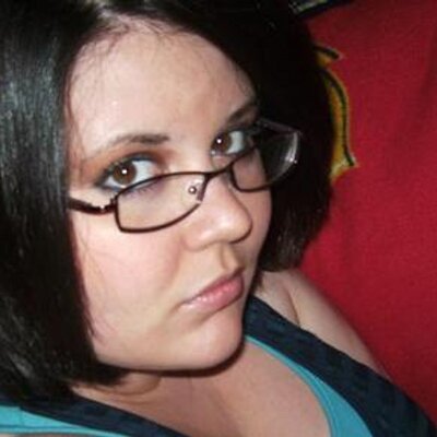 Profile Picture of Danielle Hanson (@dani418) on Twitter