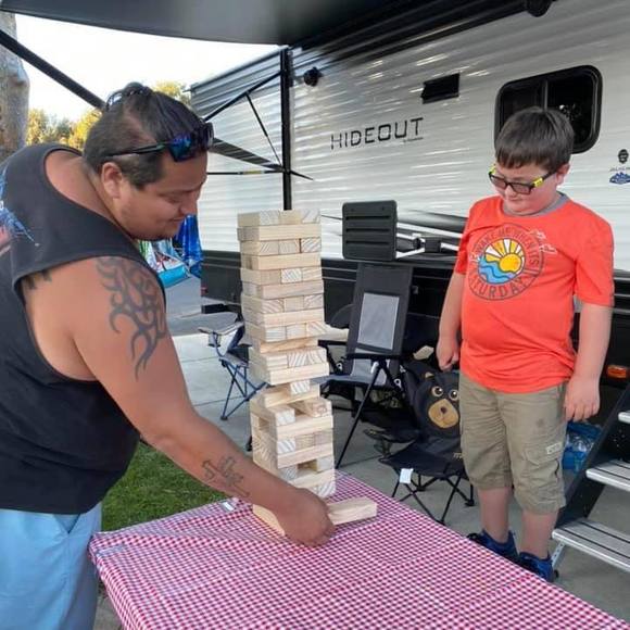 Profile Picture of Robert Cisneros (@robertacisneros) on Poshmark