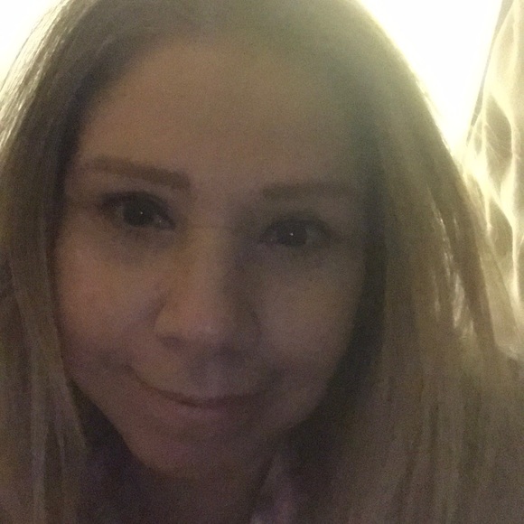 Profile Picture of Isabel Lopez (@chabela330) on Poshmark