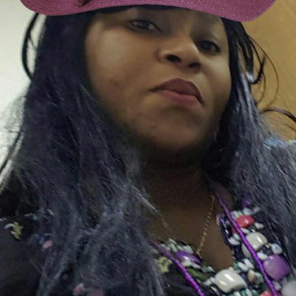 Profile Picture of Gloria Appiah (@gloriaappiah) on Poshmark