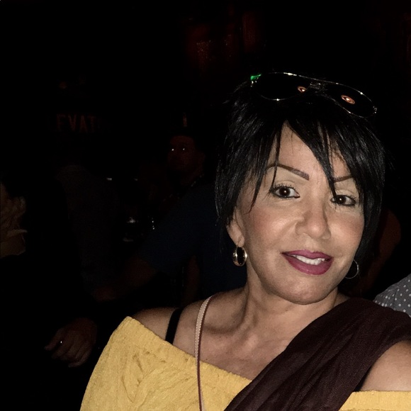 Profile Picture of Luisa Gascho (@freshwater9) on Poshmark