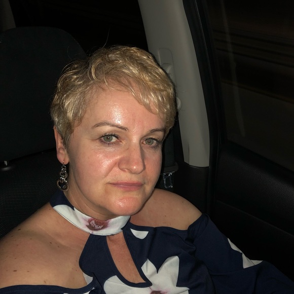 Profile Picture of Anna Walewski (@ania74) on Poshmark