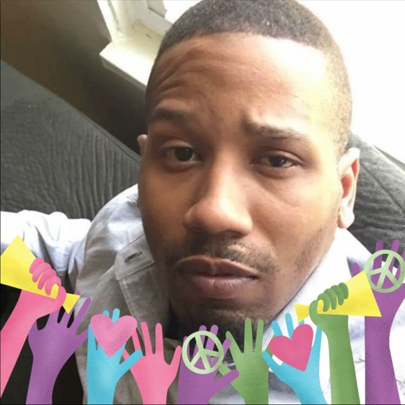 Profile Picture of Travis Dotson (@travisdotson) on Poshmark