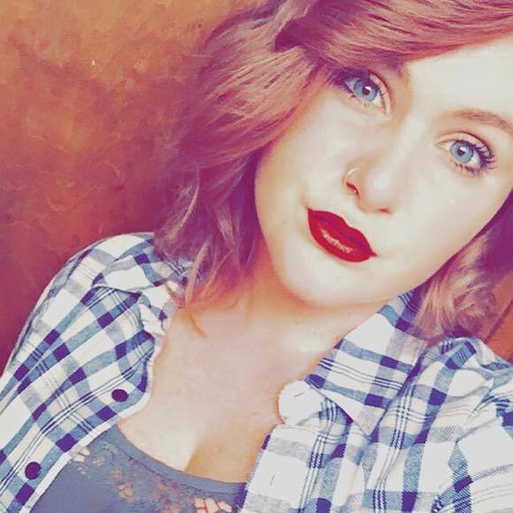 Profile Picture of Danniele Liles (@dannielelranae) on Poshmark