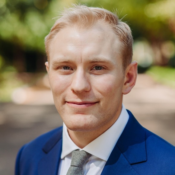 Profile Picture of Andrew Helming (@helmingandrew) on Poshmark