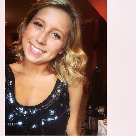 Profile Picture of Megan Burnie (@meganraeburnie) on Poshmark