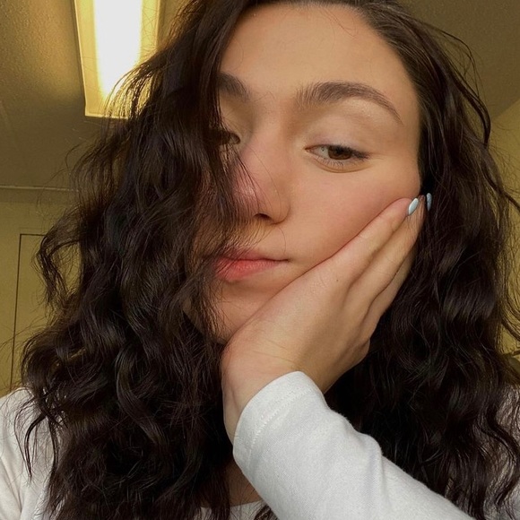 Profile Picture of Ashley Jelicks (@ashleyjelicks) on Poshmark