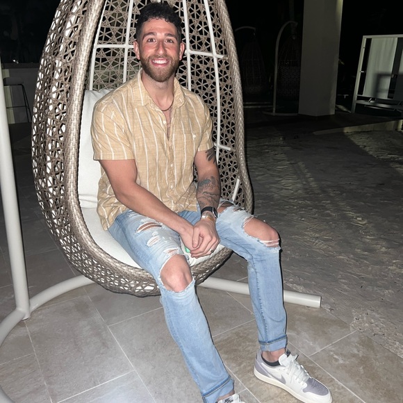 Profile Picture of Matthew Calandro (@matthewcalandro) on Poshmark