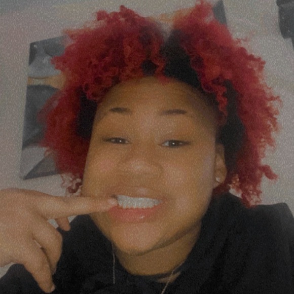 Profile Picture of Taseana Jasey (@tswager093) on Poshmark