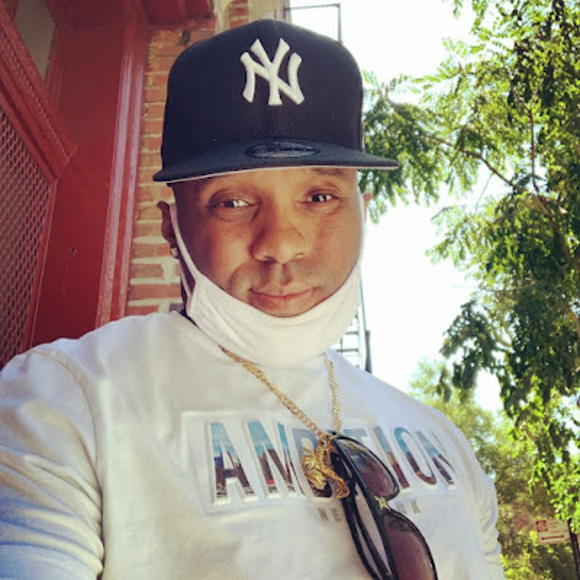 Profile Picture of Bashir Muhammad (@nww41455) on Poshmark