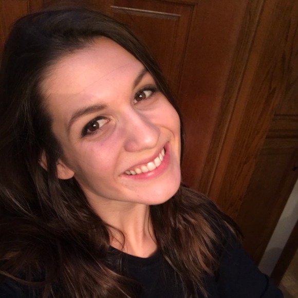 Profile Picture of Erin Dalsted (@erindalsted) on Poshmark