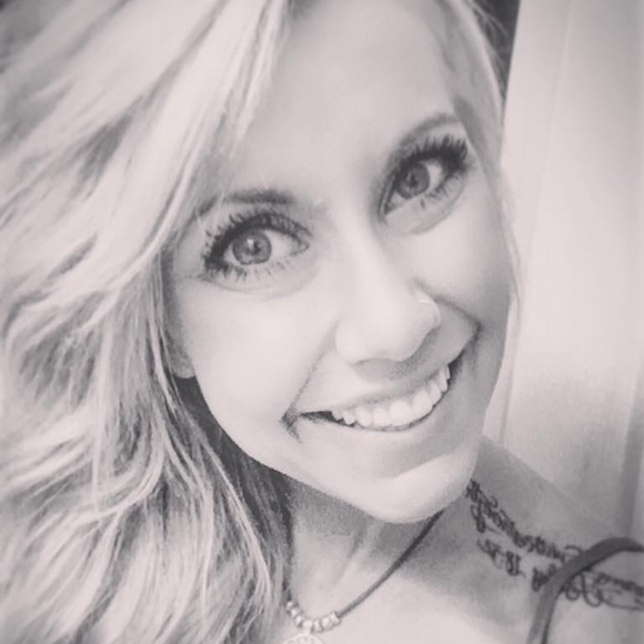 Profile Picture of Meagan Manning (@meaganlm91) on Poshmark