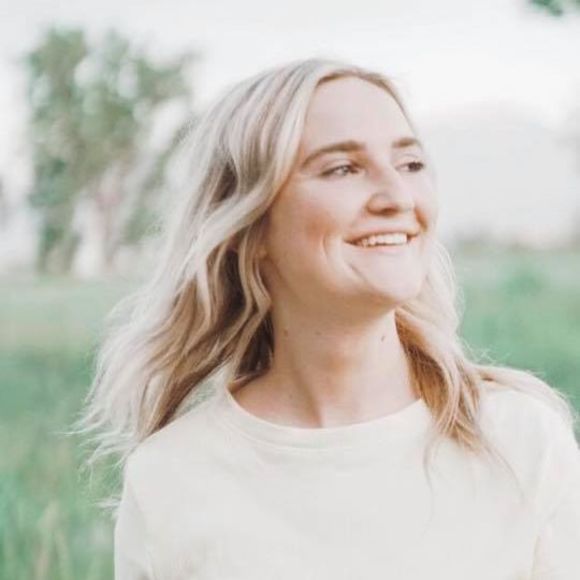 Profile Picture of Kylie Chadburn (@kyliechadburn) on Poshmark