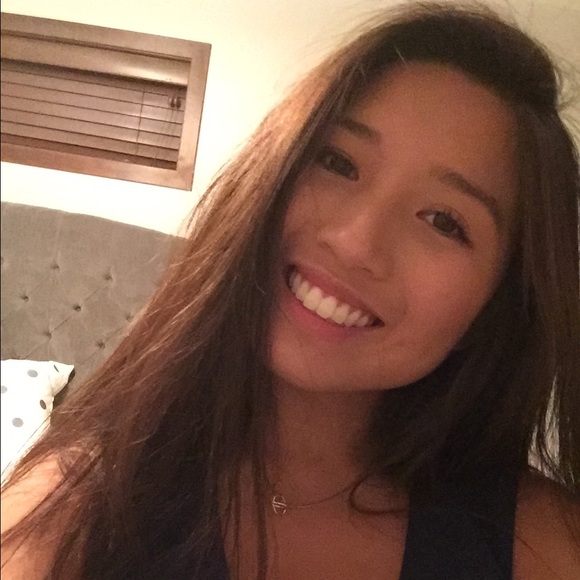 Profile Picture of Kim Nguyen (@kiminguyen35) on Poshmark