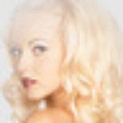 Profile Picture of Lorene Samson (@Carmalivet) on Twitter