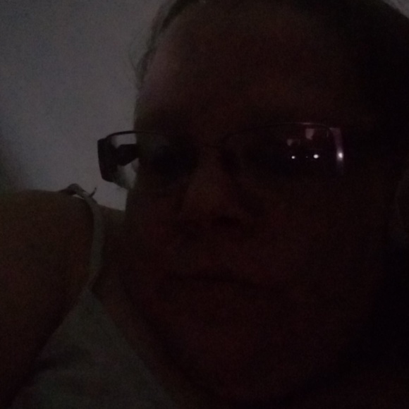 Profile Picture of Jacqueline Vanguilder (@jmvmlv05) on Poshmark