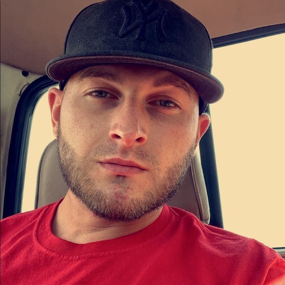 Profile Picture of Craig Chick (@cj5279) on Poshmark