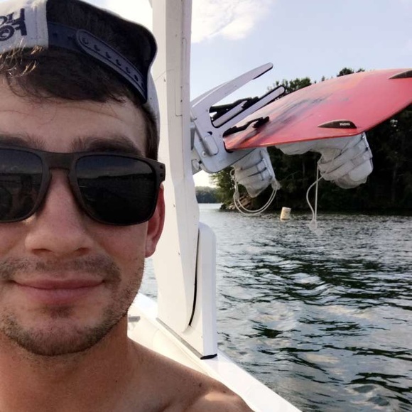 Profile Picture of Thomas Ferguson (@wtfergus7) on Poshmark